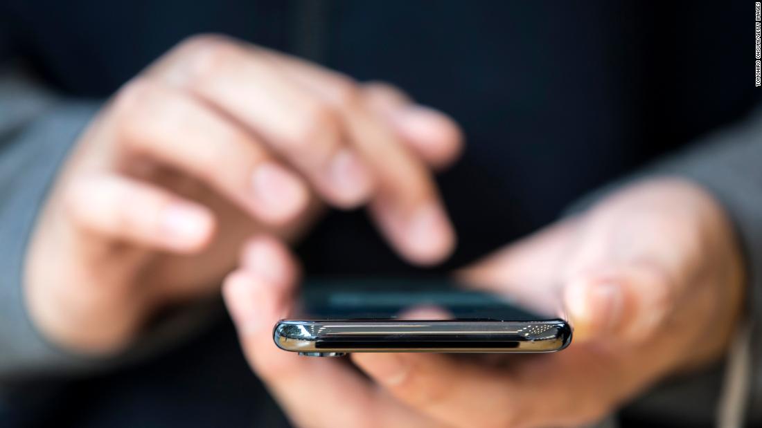 Cegah Penularan Virus dengan Cara Membersihkan Smartphone yang Benar